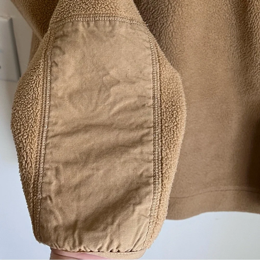 GAP area zipper works